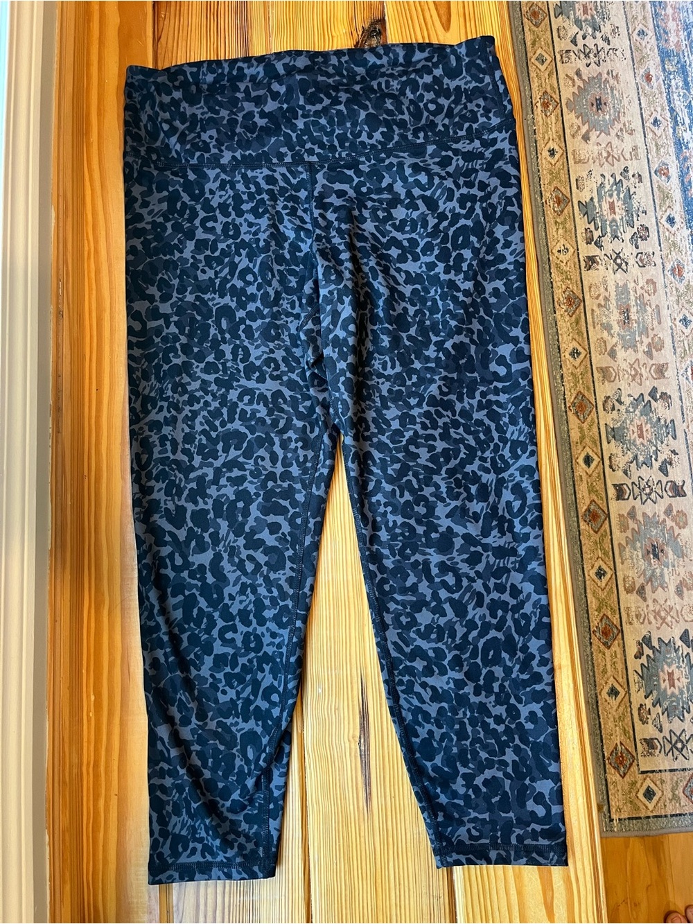 GAP women’s grey Leopard Leggings